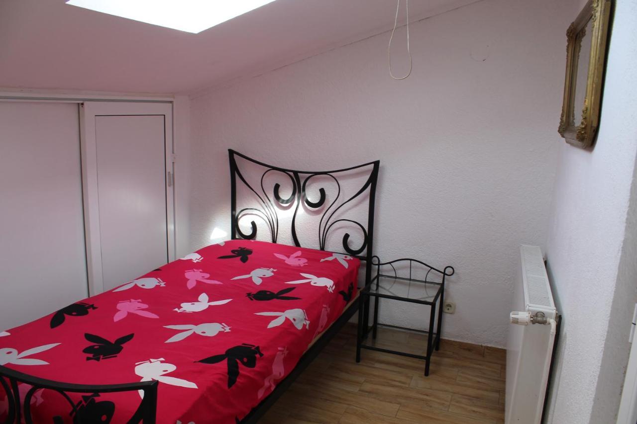 Nikola Leko Guest House ฮวาร์ ภายนอก รูปภาพ