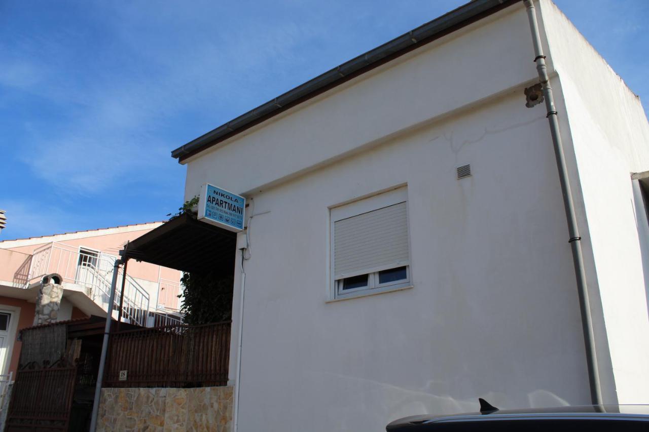 Nikola Leko Guest House ฮวาร์ ภายนอก รูปภาพ