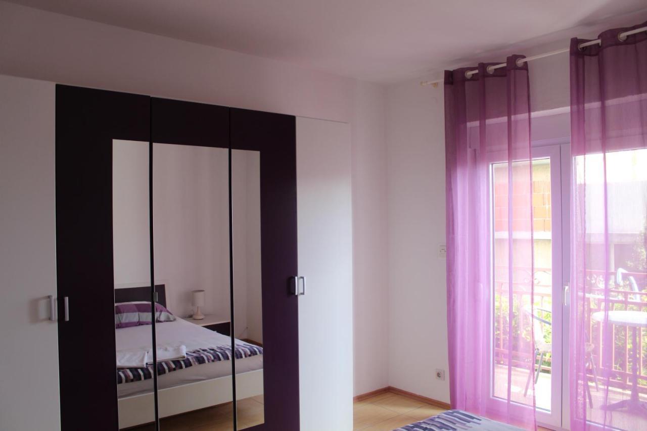 Nikola Leko Guest House ฮวาร์ ภายนอก รูปภาพ